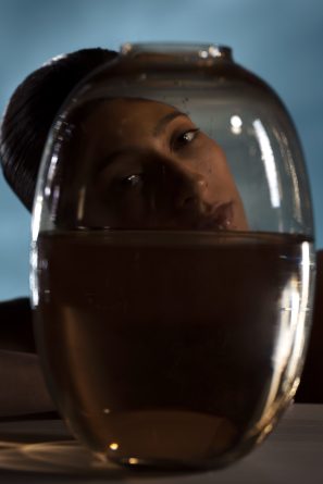 El Parpadeo Revelador: Cuando la Oscuridad Ilumina Nuestras Prioridades