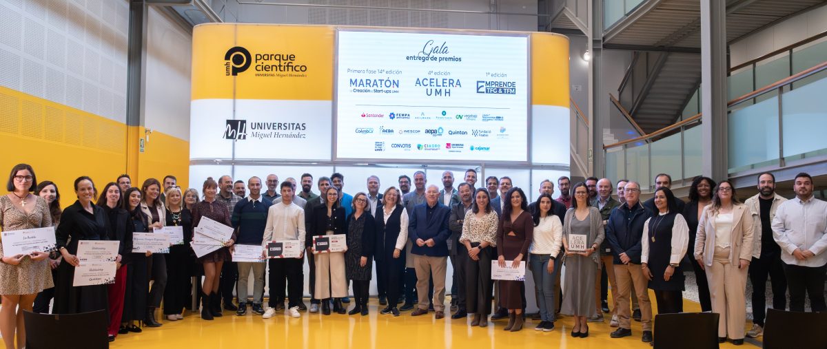 Gala para reconocer a los ganadores de la primera fase de la 14ª Maratón UMH, del programa Emprende TFG&TFM y de la 4ª edición de Acelera UMH