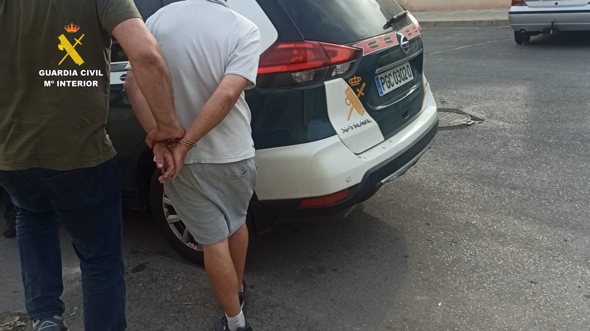 Dos detenidos por disparar en la cabeza a un joven en Orihuela Costa (Alicante)