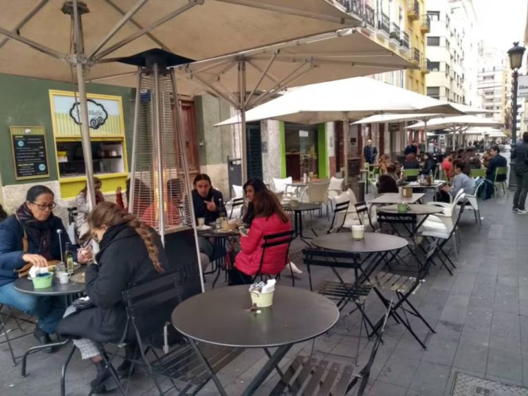 Luis Barcala y el ocio nocturno Hosteleros de Alicante exigen ser escuchados antes de nuevas medidas