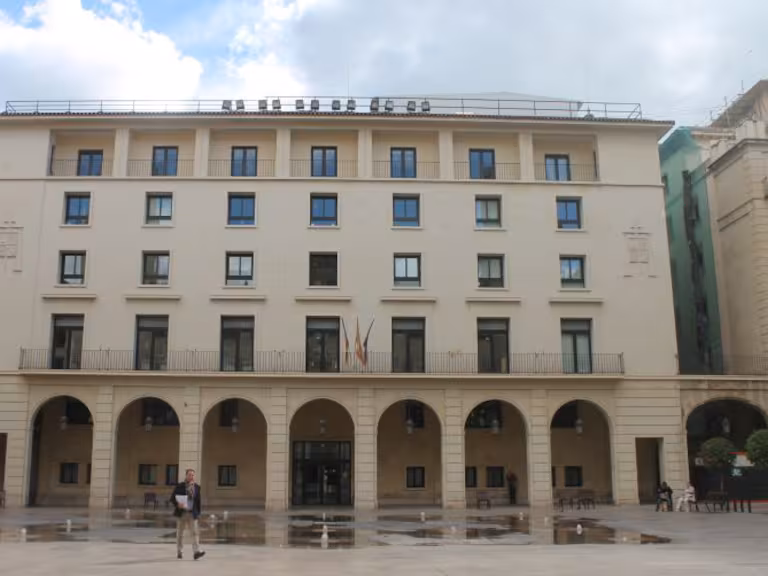 Absuelto por brote psicótico El extraño caso del apuñalamiento por vudú en Alicante