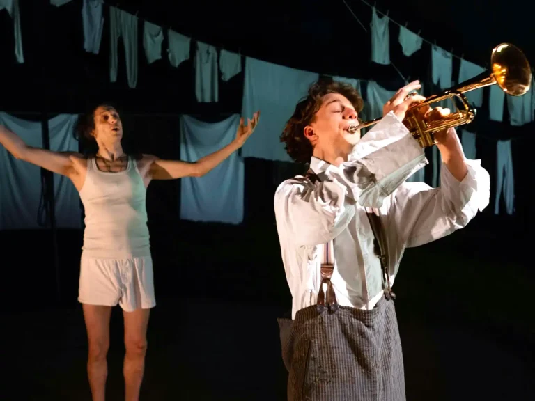 Alicante vibra con Fresca!: el festival que combina teatro, circo y danza bajo el sol veraniego