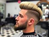 El pompadour regresa con fuerza: el corte de pelo masculino que domina las barberías en 2025