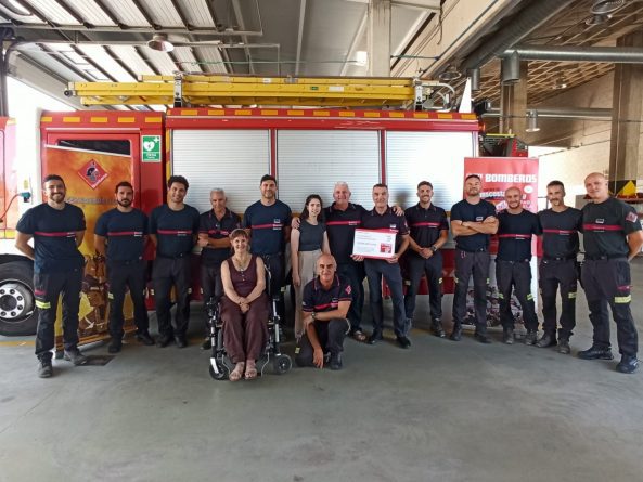 Entrega del cheque solidario de la VI Carrera solidaria 5K Transcostablanca a favor de las personas con ELA