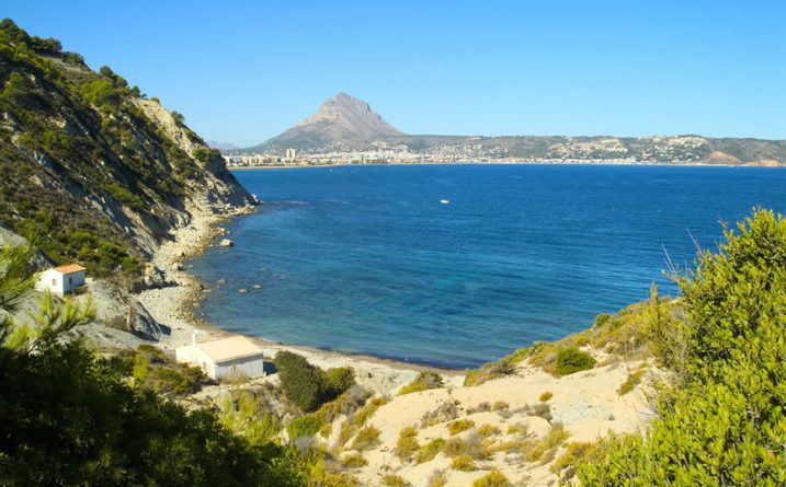 Cala Sardinera en Jávea: El Secreto Mejor Guardado de la Costa Blanca