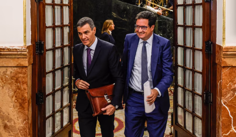 El Gobierno aprueba 36.600 plazas de empleo público en 2025, pero los sindicatos las tachan de "insuficientes"