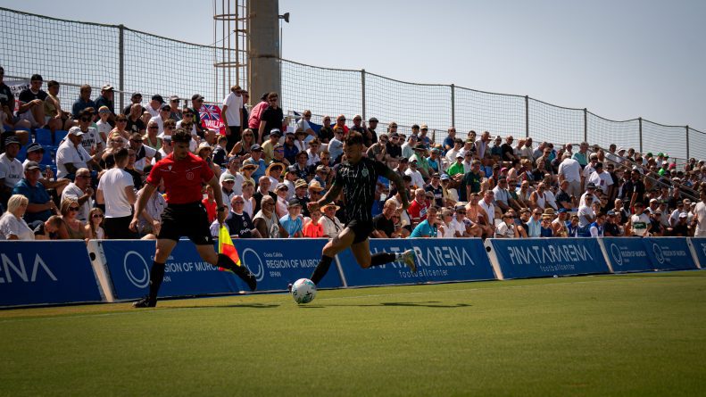 Elche CF arranca con victoria y protagonismo de la cantera ante el Millwall