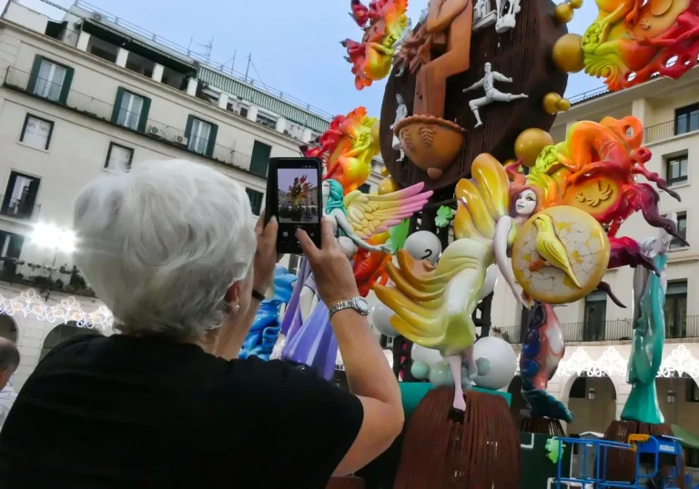 Hogueras de Alicante 2025-2026: Programa Completo y Fechas Clave para Vivir la Fiesta al Máximo