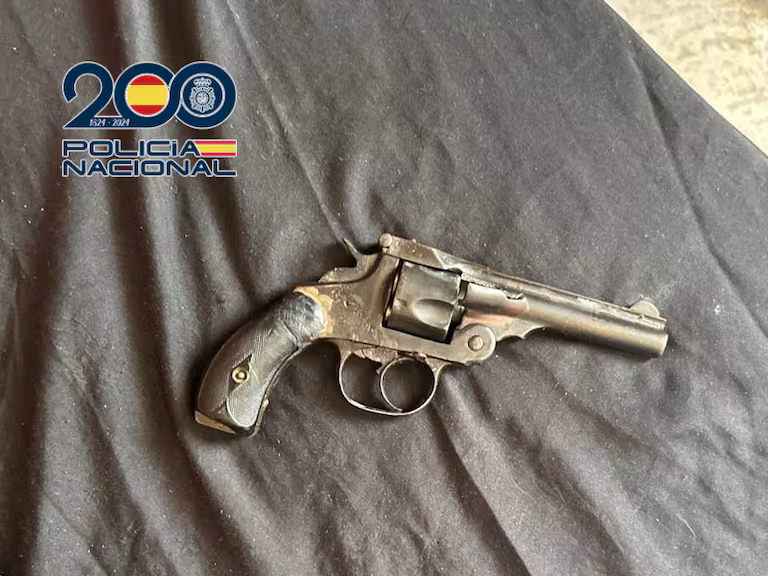 Tiroteo en Alicante Un padre dispara a su hijo y su pareja tras amenazas con arma blanca