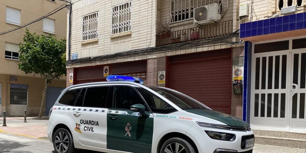 De asalto ficticio a confesión: el hijo de la hotelera de Alicante ingresa en prisión por matar a su madre a golpes en 2022