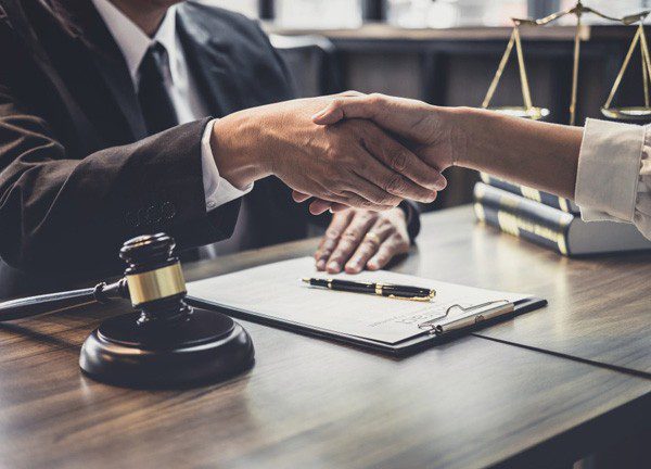 Empezar de cero sí es posible. La segunda oportunidad, la ley que en España está cambiando vidas