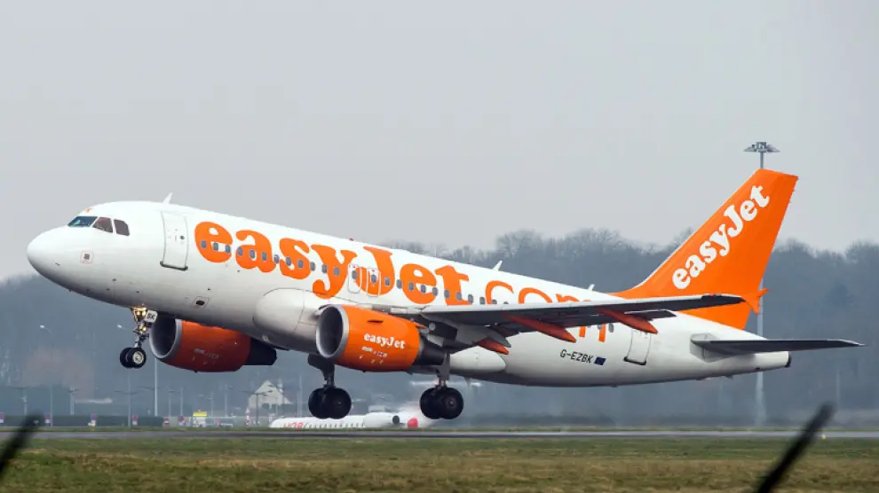 Escándalo en un Vuelo a Alicante: Pareja Mantiene Relaciones Sexuales en Pleno Vuelo
