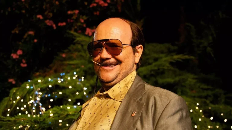 Primeras imágenes de 'Torrente 6' revelan un cameo explosivo: Willy Bárcenas en un mitin político ficticio