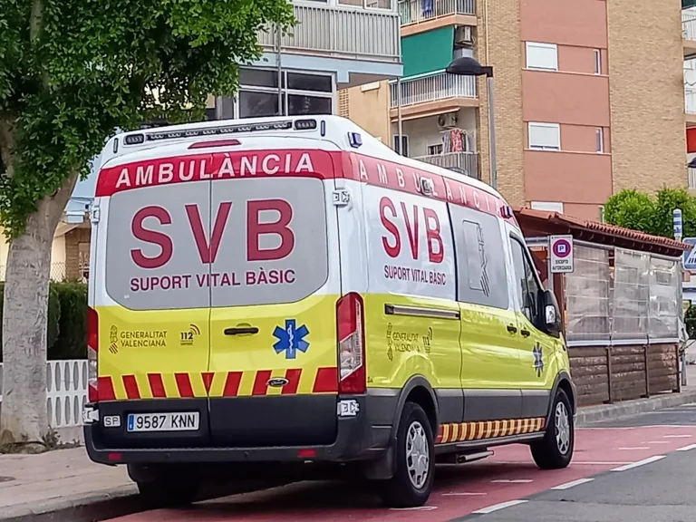 Accidente en Alicante: un motorista pierde la vida tras colisión en Carolinas Altas