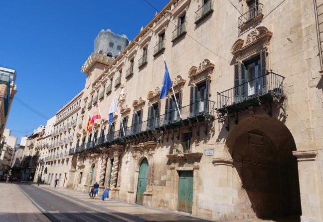 Alicante anuncia una nueva bajada del IBI para 2026: qué significa y quiénes podrán beneficiarse