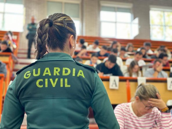 Cerca de 28.000 personas opositan este sábado a una de las 3.118 plazas ofertadas para ingresar en la Guardia Civil