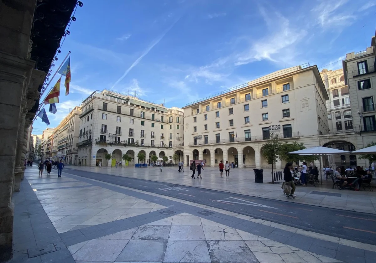 Juzgan en Alicante a un hombre acusado de asesinar a su inquilina y convivir con el cadáver durante un mes
