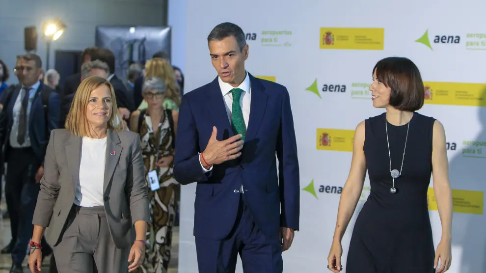Pedro Sánchez anuncia 1.154 millones para ampliar el aeropuerto de Alicante-Elche, pero sin la esperada segunda pista
