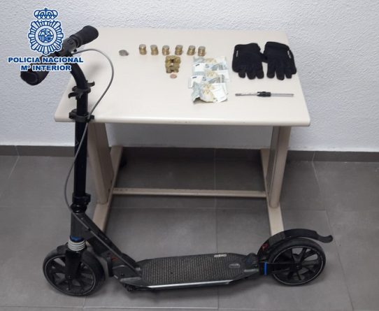 Alicante: un robo insólito en un restaurante de Playa de San Juan causa destrozos y huida en patinete