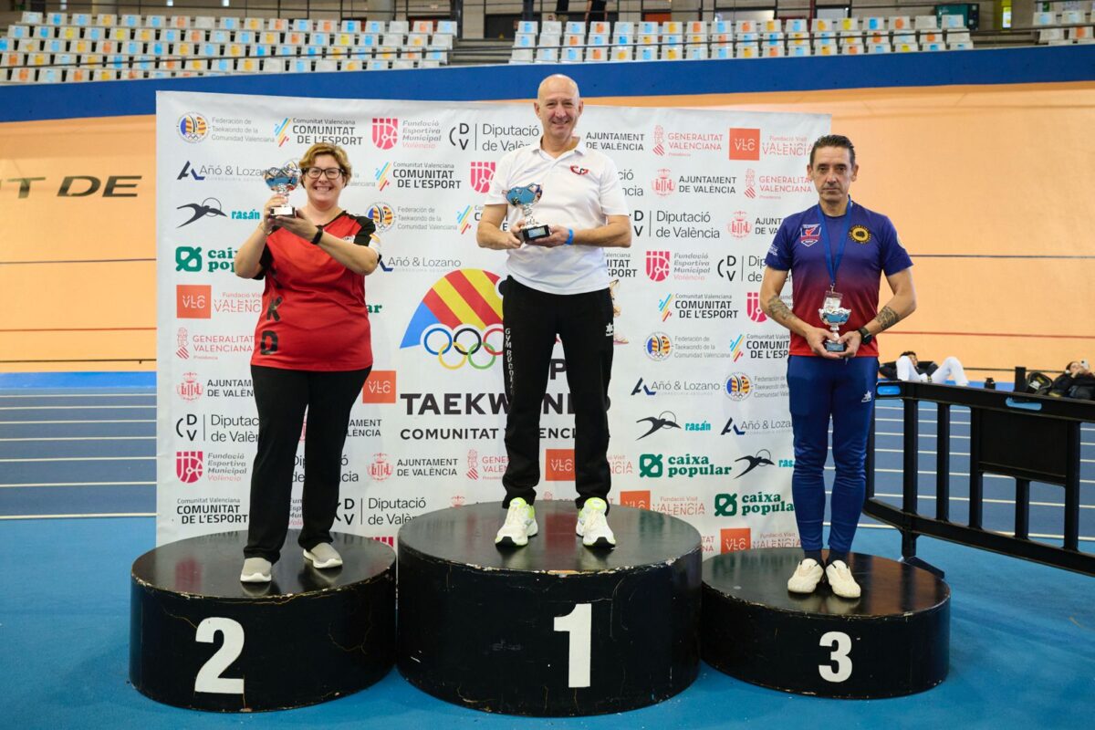 Broche de oro para el XIII Open Internacional de Taekwondo de récord Broche de oro para el XIII Open Internacional de Taekwondo de récord