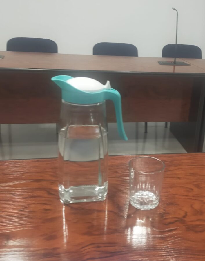 El Ayuntamiento de Vinaròs ignora la petición de YCS Valencia de eliminar el plástico en sus plenos