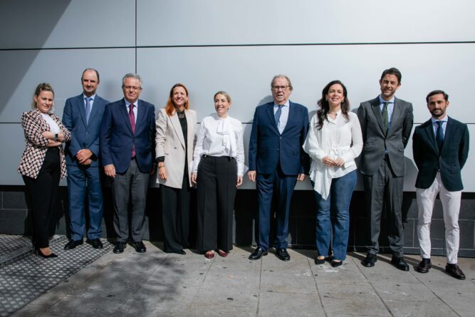 La presidenta y la consejera de Salud de Extremadura visitan el Hospital Casaverde de Mérida en el Día Mundial del Ictus
