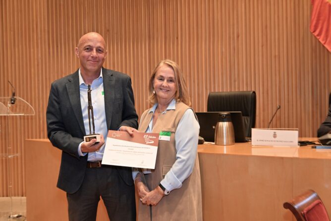 El Hospital público Infanta Leonor, galardonado en los Premios Profesor Barea 2025