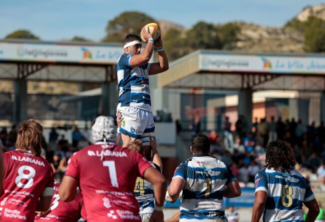 El Huesitos La Vila sigue sólido en su estadio y supera al Cajasol Real Ciencias Sevilla (40-21)