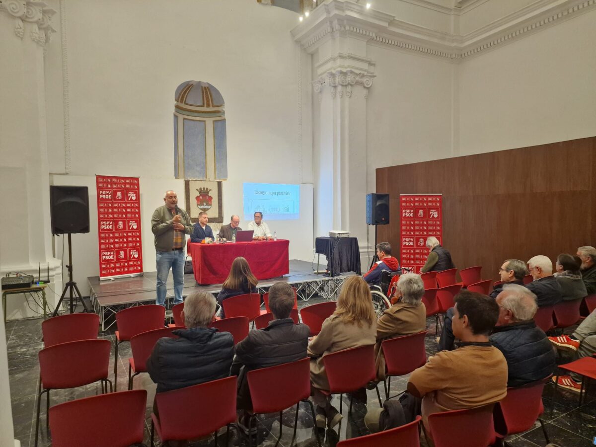 El PSOE de Aspe denuncia el déficit oculto en el servicio de residuos y propone un modelo moderno de gestión