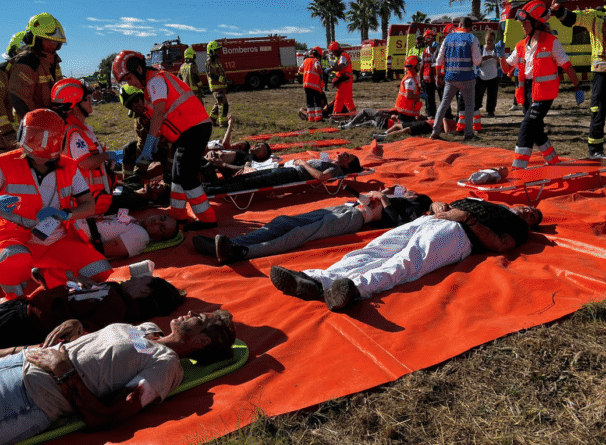 Gran simulacro aéreo en el Aeropuerto de Alicante-Elche alerta a los vecinos