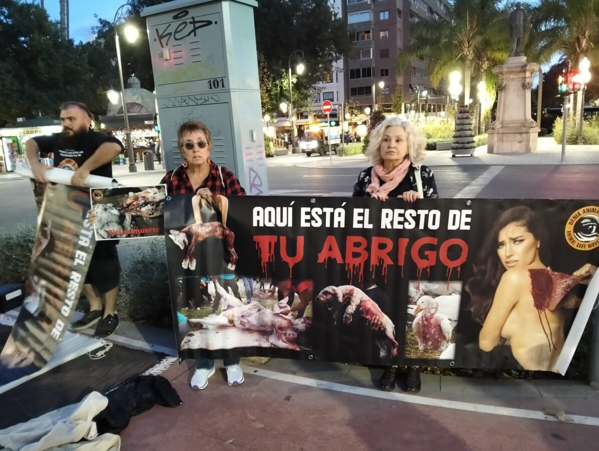 Perfomance contra la industria peletera