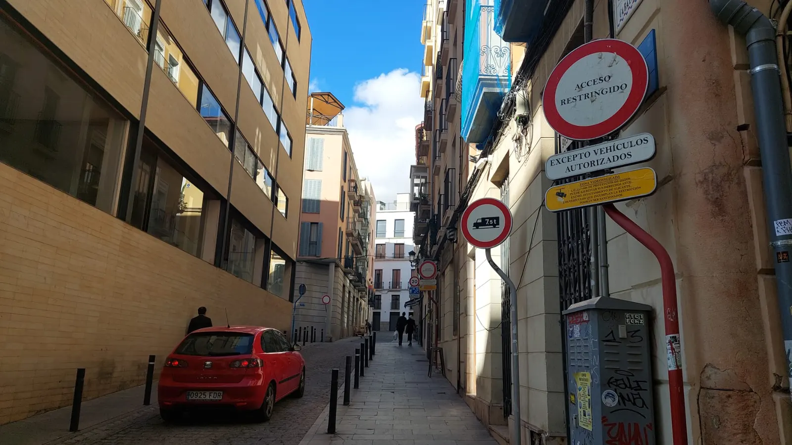 Alicante prohíbe los “tuc-tuc” en el Casco Antiguo: una medida histórica para recuperar la tranquilidad y seguridad de la zona más emblemática de la ciudad