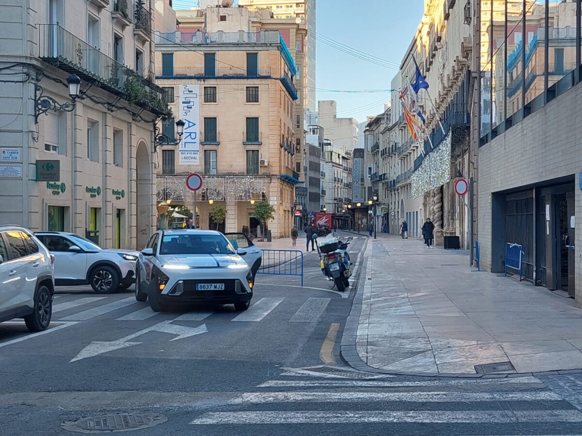 Cámaras y multas en la Plaza del Ayuntamiento de Alicante