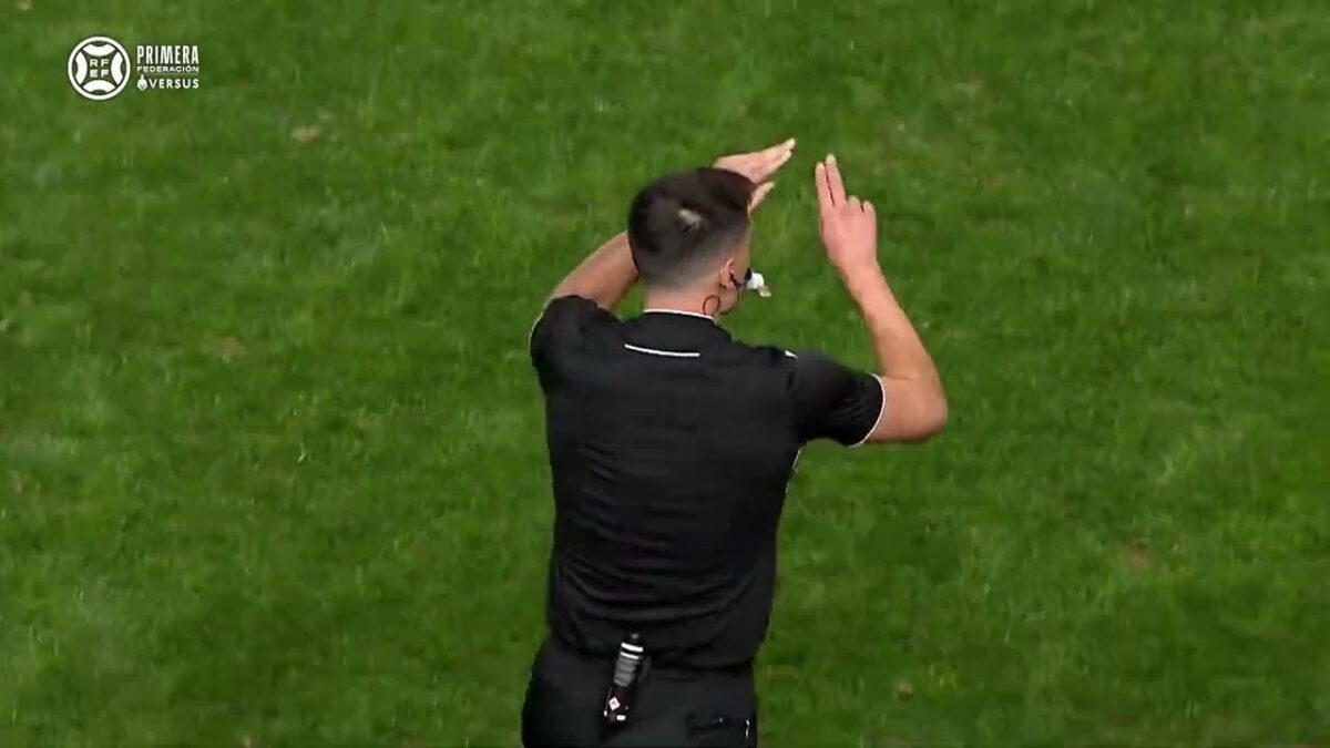 El Hércules rescata un punto de oro en Murcia y mantiene vivo el sueño del playoff