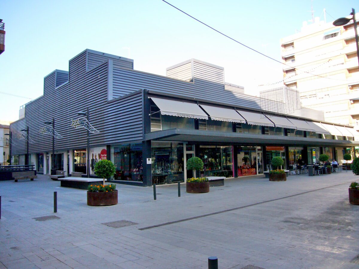 El Mercado Municipal de San Vicente del Raspeig resiste al paso del tiempo y reafirma su papel como corazón del comercio local