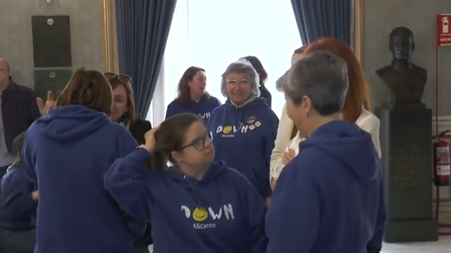 El Salón Azul de Alicante reivindica la autonomía en el Día del Síndrome de Down: «No soy yo, eres tú»