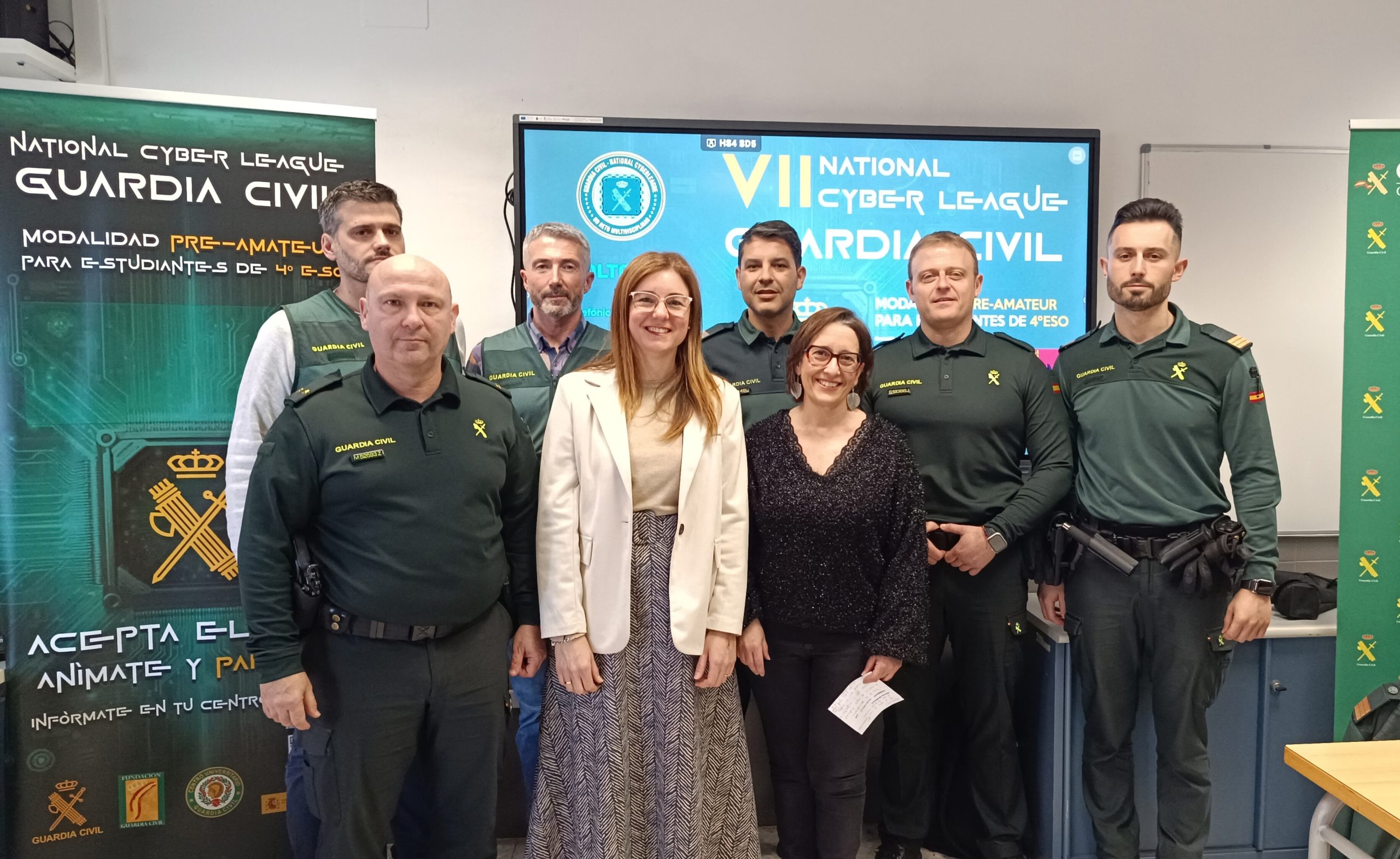 Villajoyosa acoge la “Ciberliga” de la Guardia Civil donde los alumnos resuelven retos sobre ciberseguridad