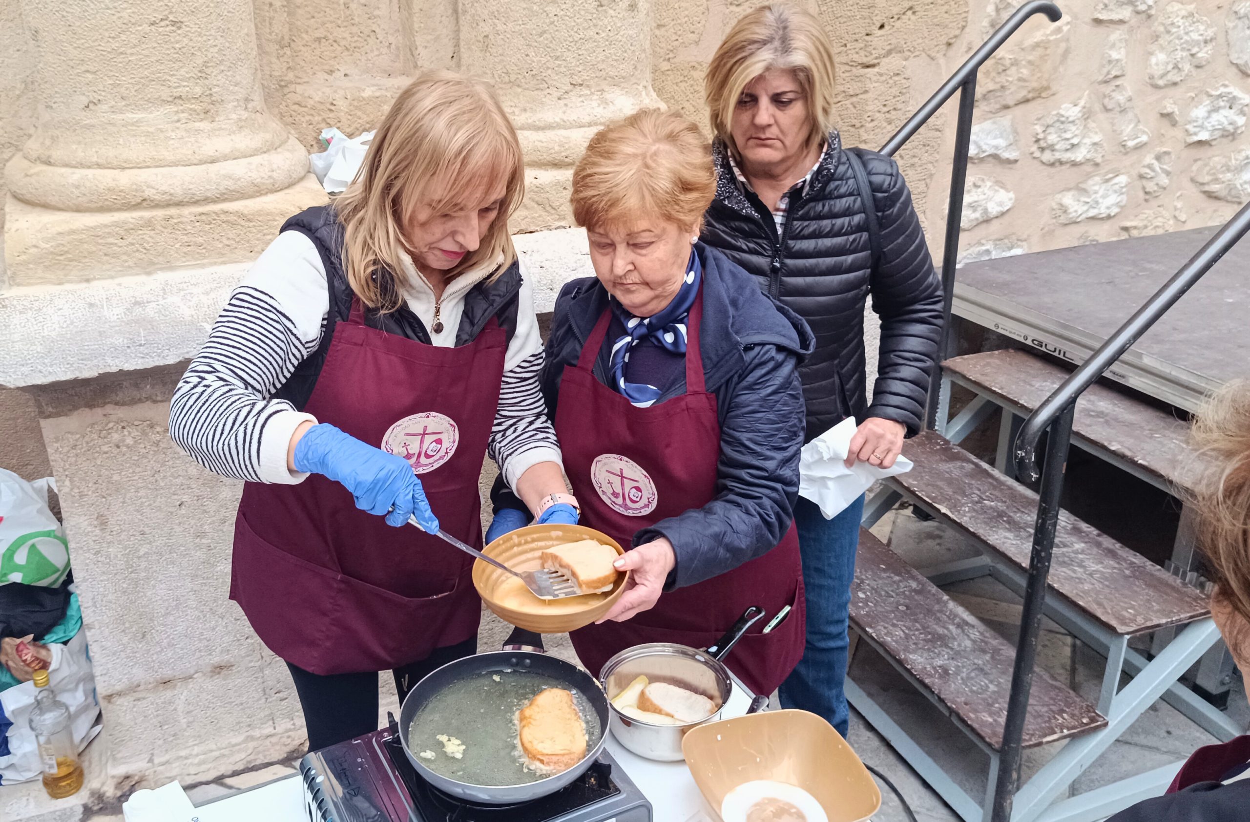 La Cofradía Nuestra Señora de la Caridad se alza con el primer premio del IV Concurso de Torrijas de Villajoyosa