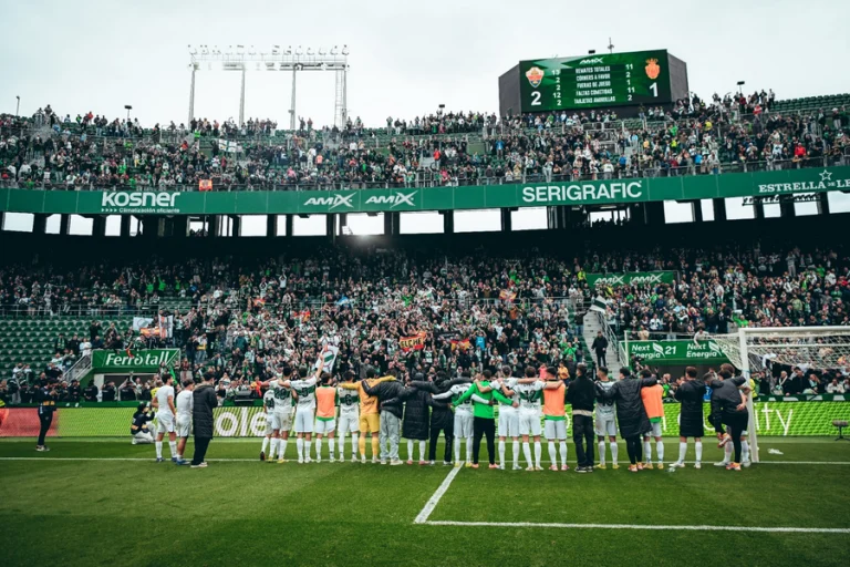 Elche remonta al Mallorca en el Martínez Valero