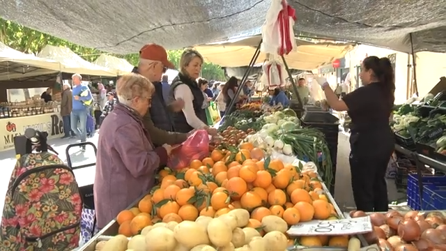 Mercadillo de Mutxamel hoy: el mercado de los miércoles se consolida en el centro y revitaliza la vida local