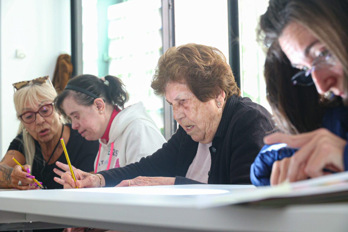 estimulación cognitiva junto a personas mayores de Sant Joan d’Alacant