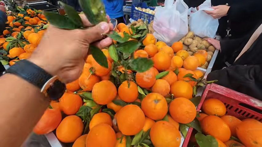 Descubren en Alicante un mercadillo con precios “de otra época”: productos desde 1 euro y alimentos ultra frescos