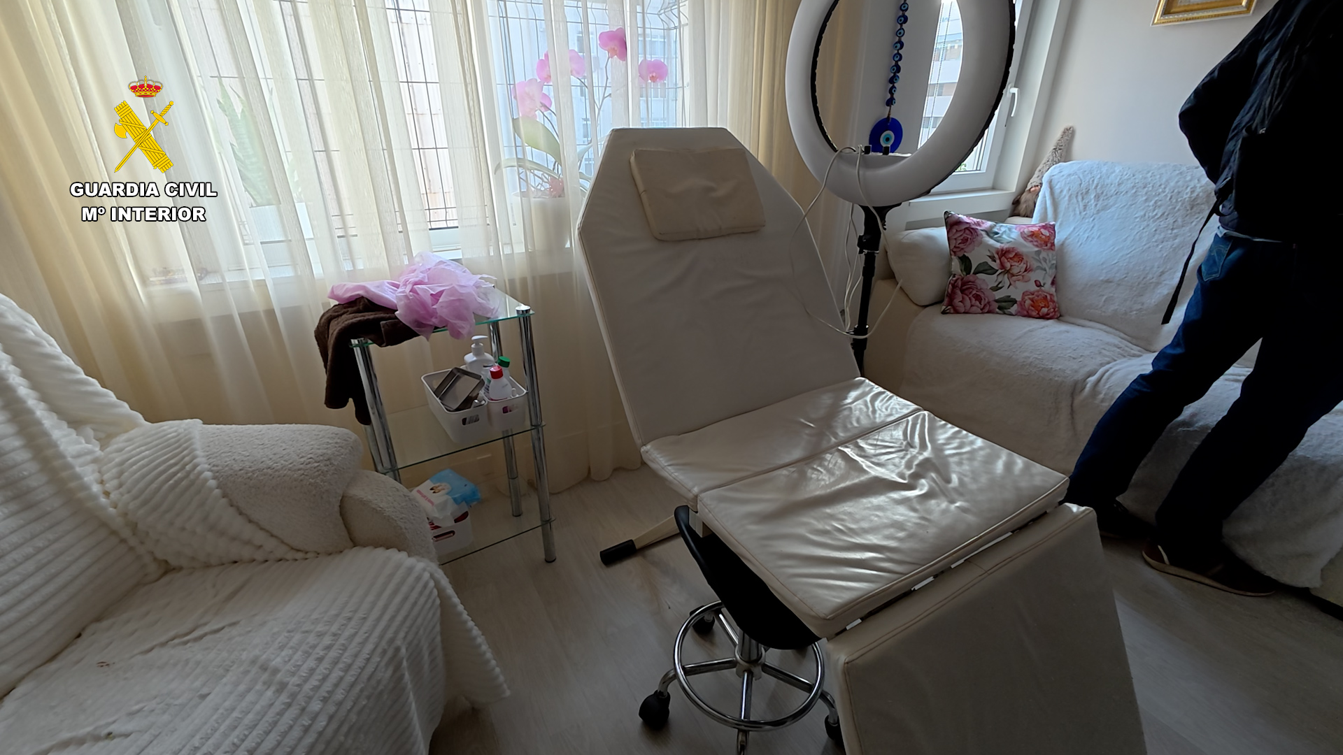 Desmanteladas tres clínicas estéticas clandestinas y una red que traficaba con bótox y ácido hialurónico