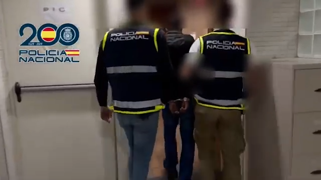 Detención en Alicante por robos en coches con inhibidor de señal en parkings de la ciudad