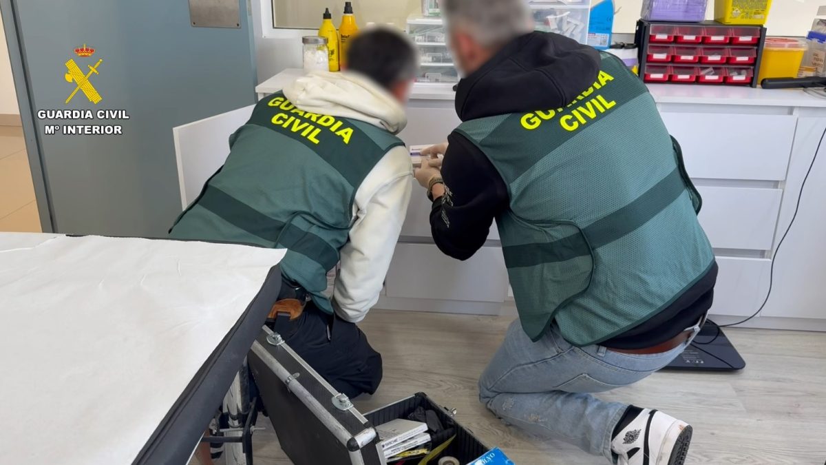 Dos mujeres detenidas por realizar tratamientos médicos sin titulación y poner en riesgo la salud de pacientes en Alicante