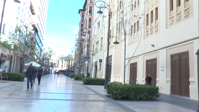 Fachada del antiguo Cine Ideal de Alicante, cuyo futuro se debate entre un auditorio y otras alternativas culturales