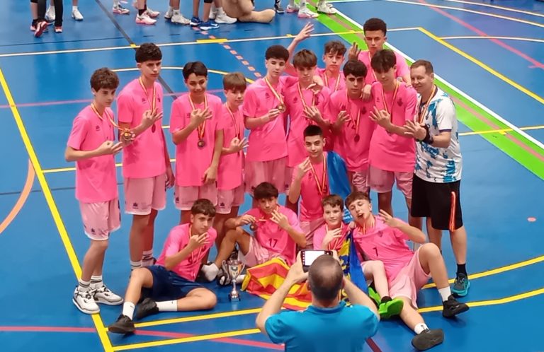 El Léleman Conqueridor Valencia se cuelga el bronce en un Campeonato de España histórico para el voleibol valenciano