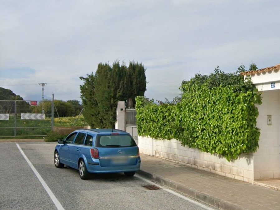 Denuncian acumulación de basura en un descampado de la Playa de San Juan
