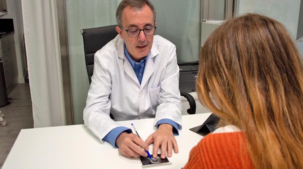 Doctor Izquierdo: “Dejar de fumar no garantiza un embarazo, pero aumenta las posibilidades y reduce riesgos durante la gestación”