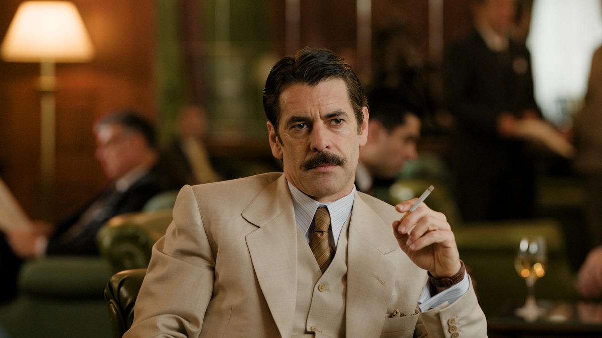 Eduardo noriega da vida al asesino jarabo en la nueva película de emilio martínez-lázaro